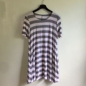NY & company jersey dress with pockets!